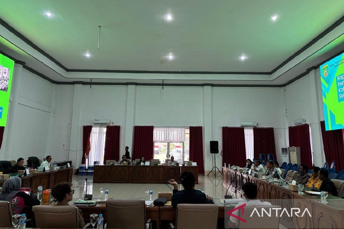 DPRD Barsel bahas perselisihan eks pekerja dengan dua perusahaan