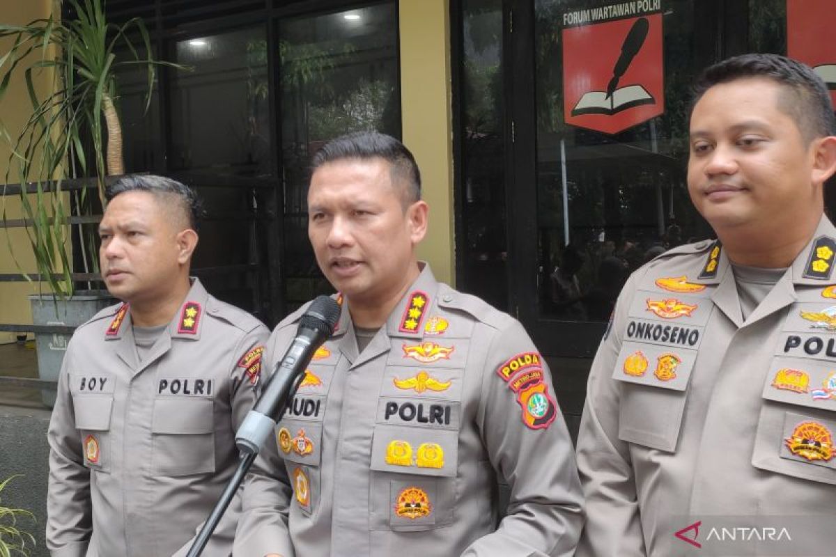 Polisi temukan satu "combat shotgun" dari ratusan pucuk senjata di sekolah