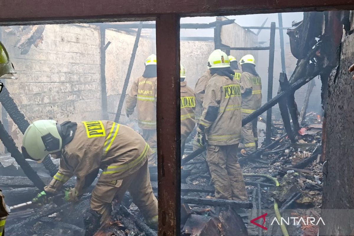 Kebakaran rumah dekat Terminal UKI diduga akibat korsleting listrik