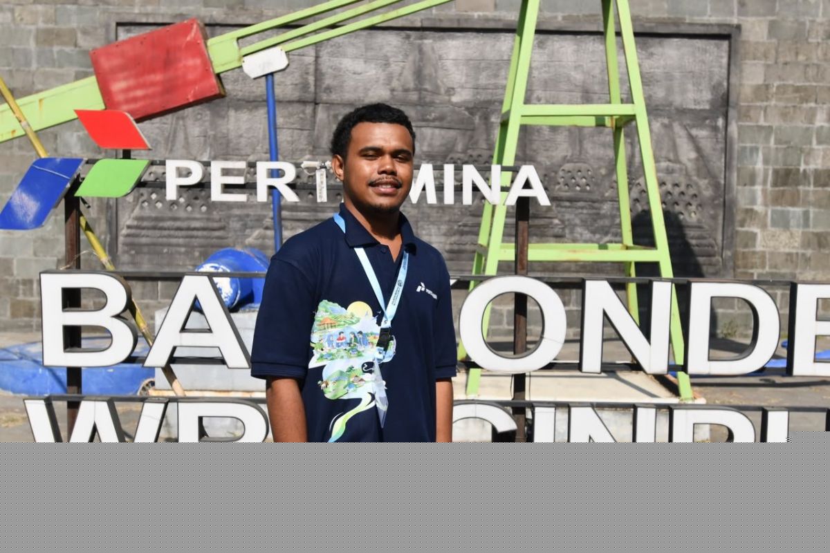 Membangun kemandirian energi desa melalui penguatan kapasitas Local Hero