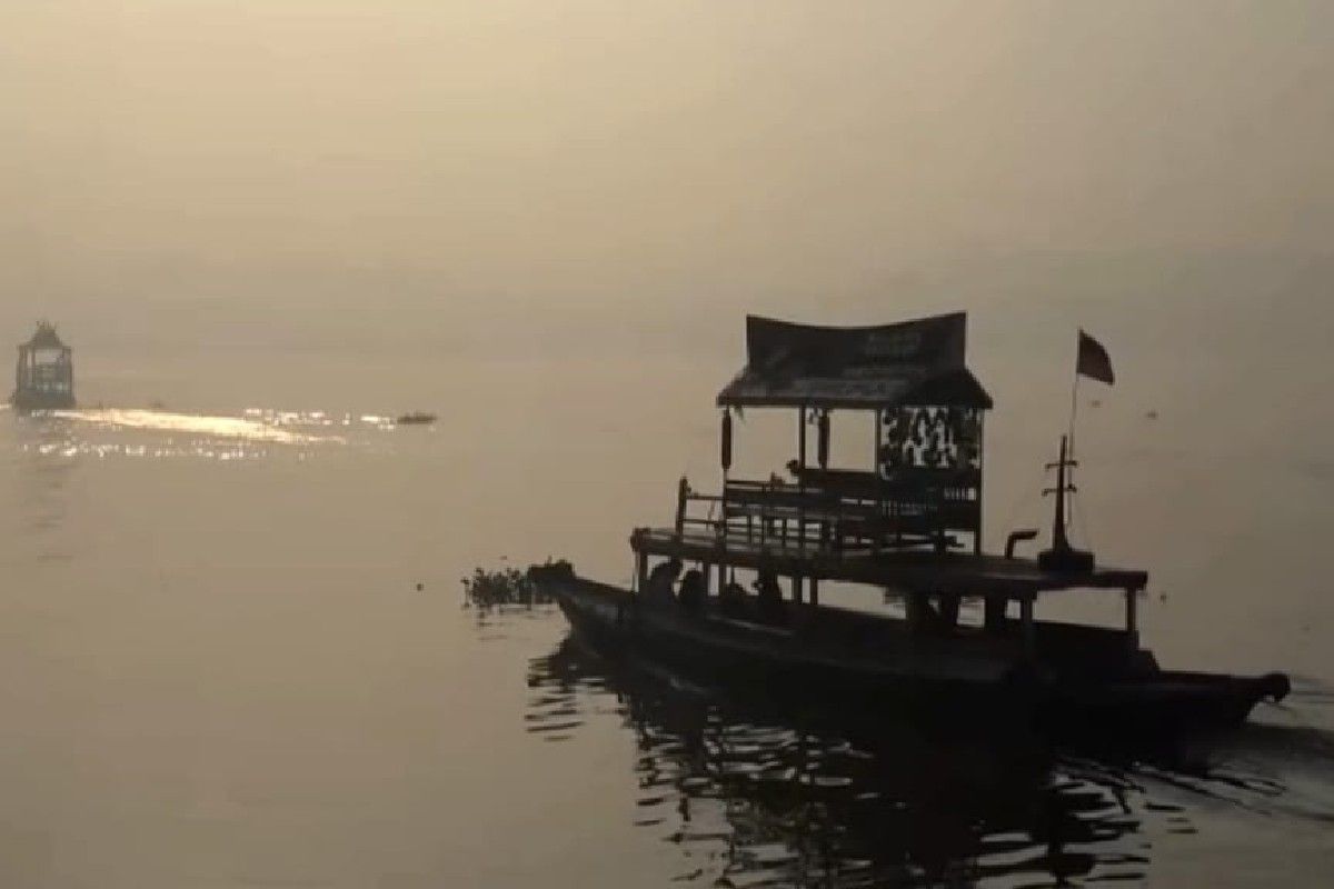 Kabut asap mulai ganggu transportasi di Sungai Mentaya Sampit