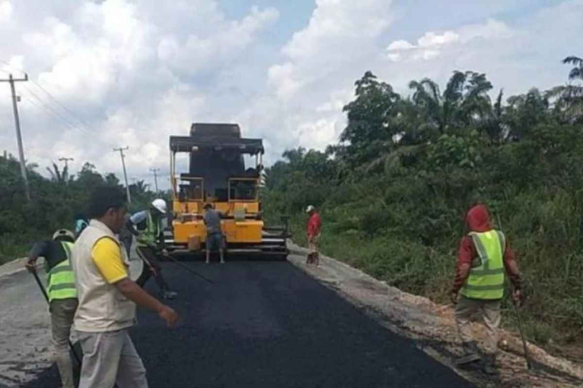 Pembangunan Jalan Lintas Bono sepanjang 200 km sudah telan anggaran hampir Rp1 triliun