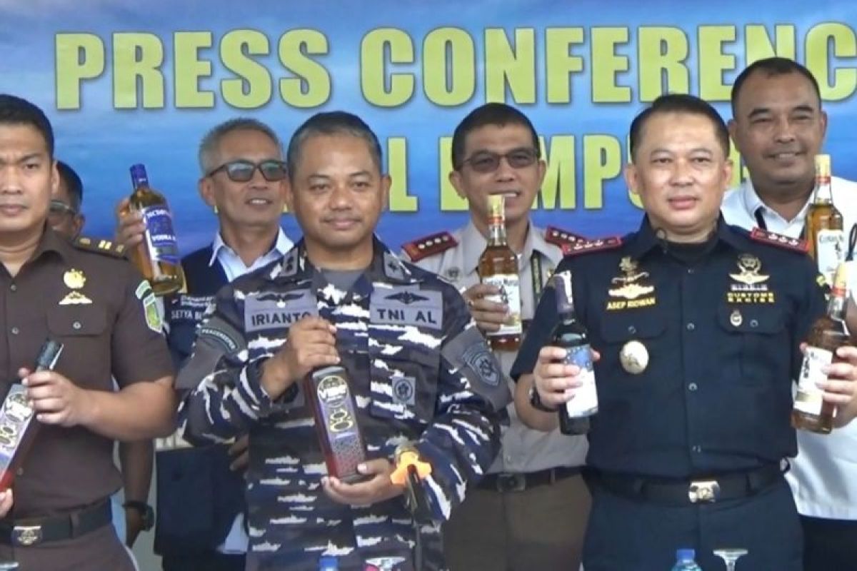 Lanal Lampung gagalkan penyelundupan 1.437 liter miras ilegal