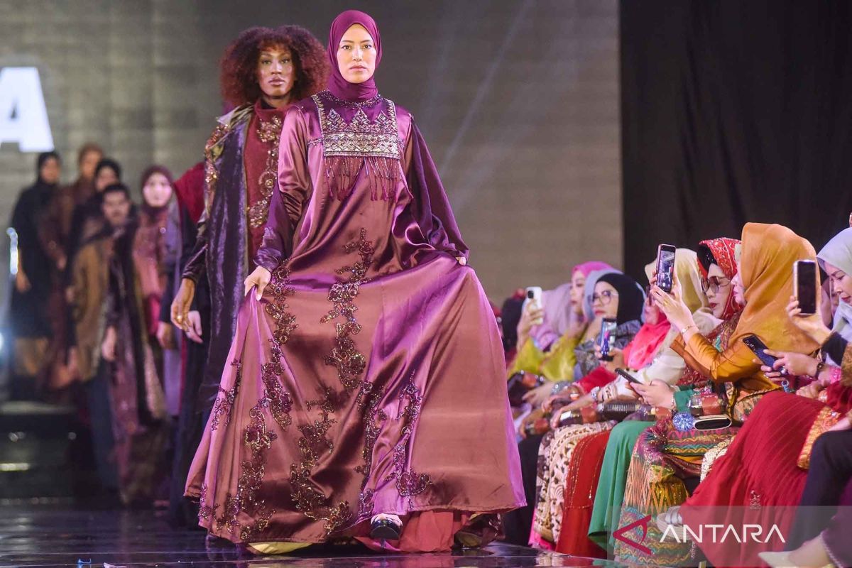 Padang Fashion Summit 2026 sebagai upaya dorong wastra Minangkabau tembus pasar internasional