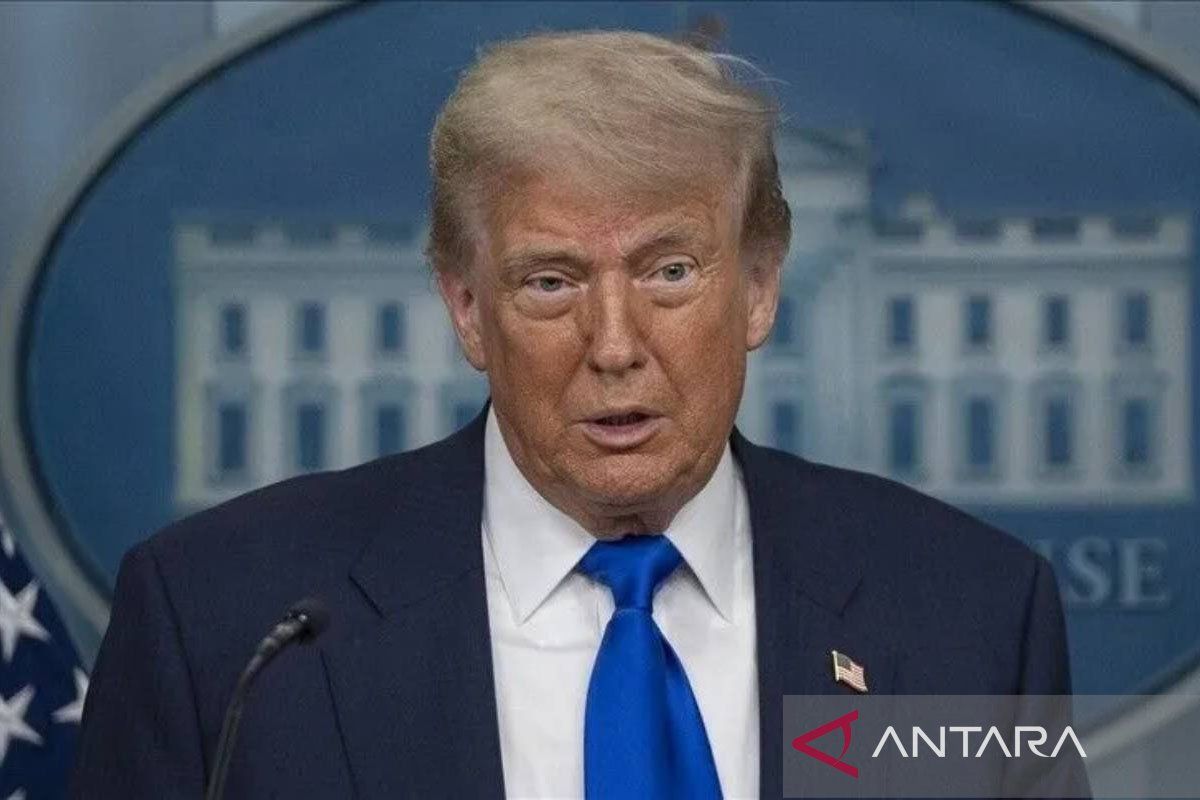 Trump tuntut Iran bayar kompensasi atas "kekejaman" 50 tahun