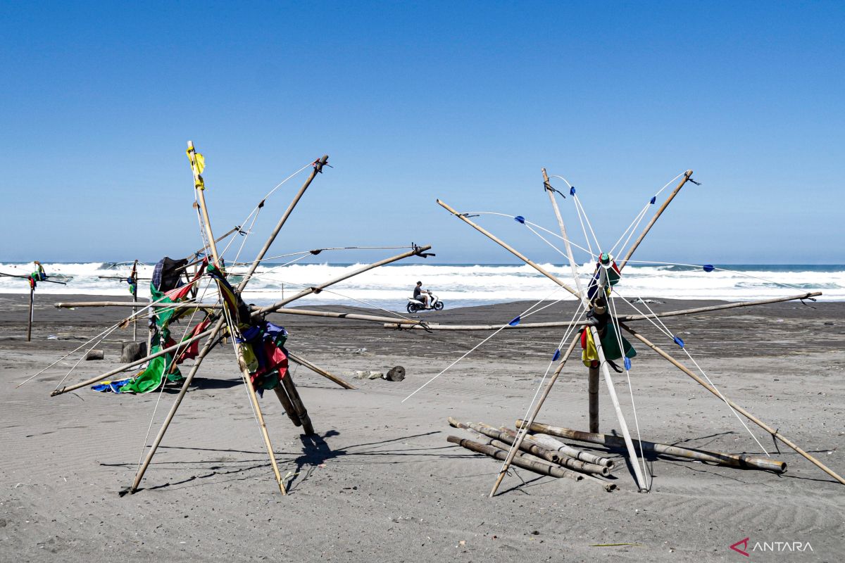 Gelombang tinggi Pantai Selatan