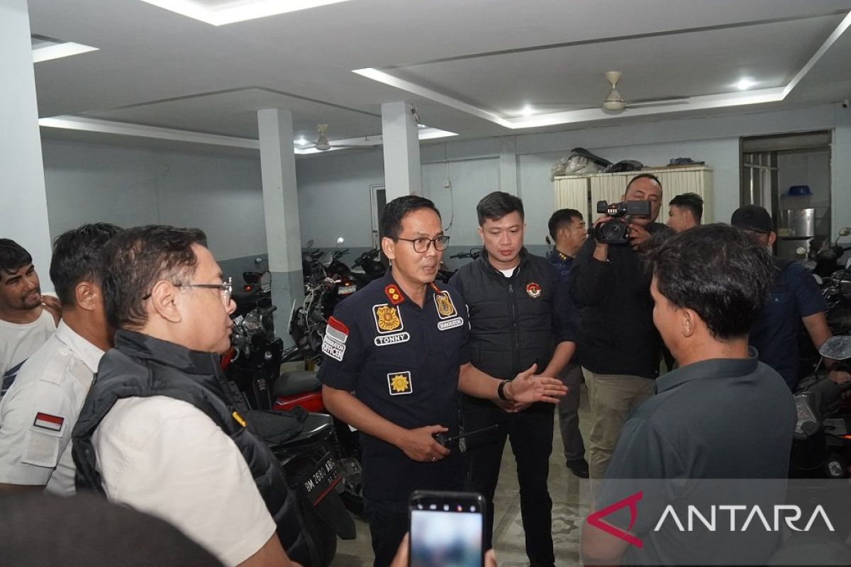 Aparat gabungan razia pengungsi di Pekanbaru, imbau taat dan patuhi aturan