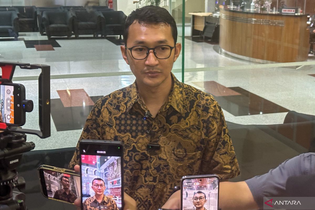 KPK panggil 10 saksi usai geledah di lima daerah dan sita 1,3 kg emas