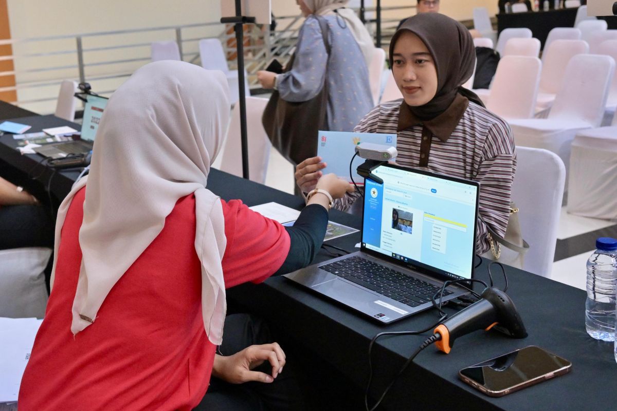 Cerita warga berburu undangan HUT Ke-81 RI hingga siapkan busana