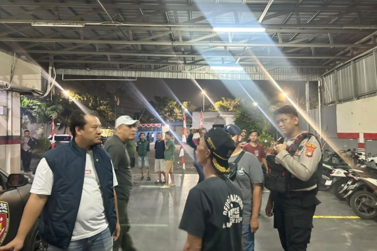 Polisi tangkap pencuri motor bersenjata tajam di Tanjung Priok