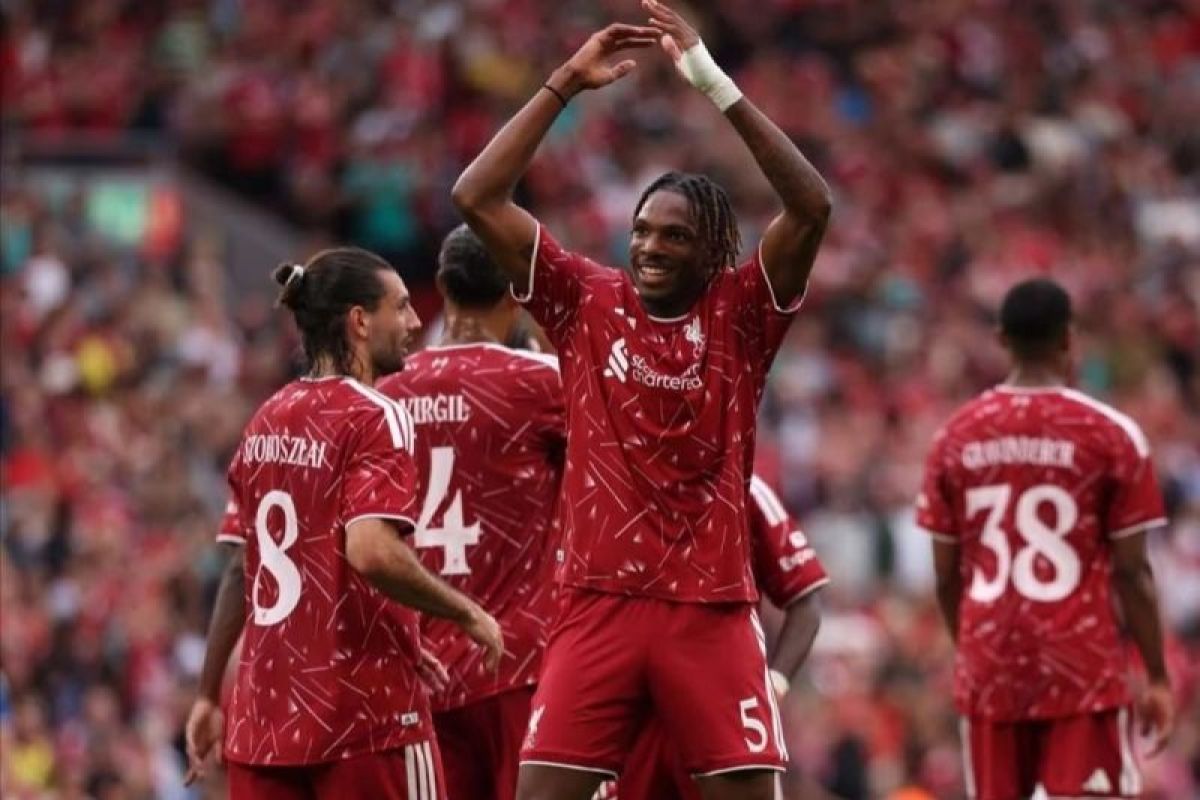 Liverpool akhiri pramusim dengan kalahkan Como 2-0 di Anfield