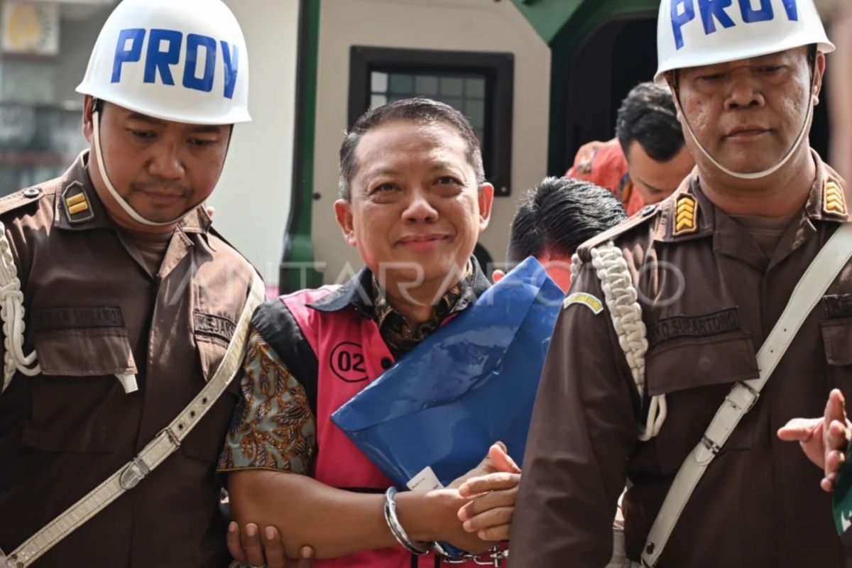 Febrie Ardiansyah minta barang bukti 74 kg emas dan uang dikembalikan