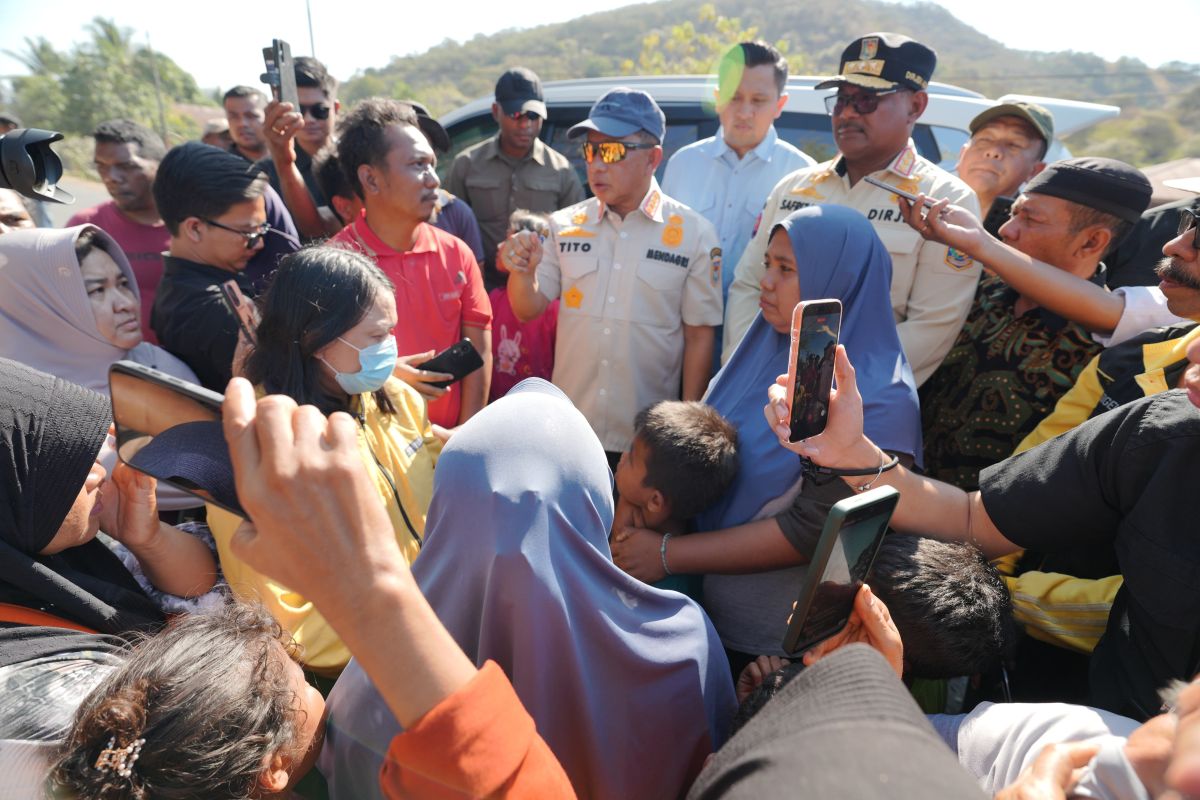 Mendagri Tito dengarkan keluhan warga terdampak gempa Nagekeo NTT