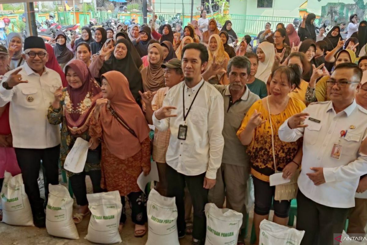 Warga Tanjungpinang bersyukur dapat bantuan beras 30 kilogram