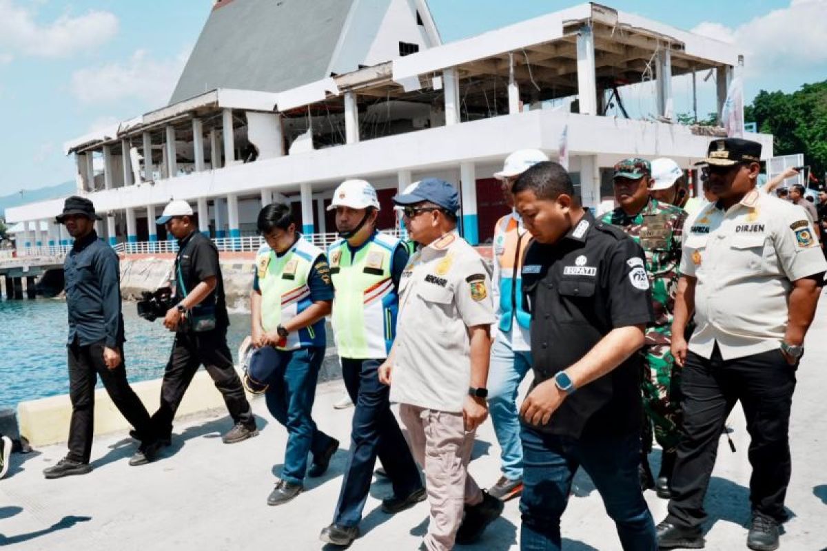 Mendagri cek layanan Pelabuhan Laurentius Say Maumere pascagempa