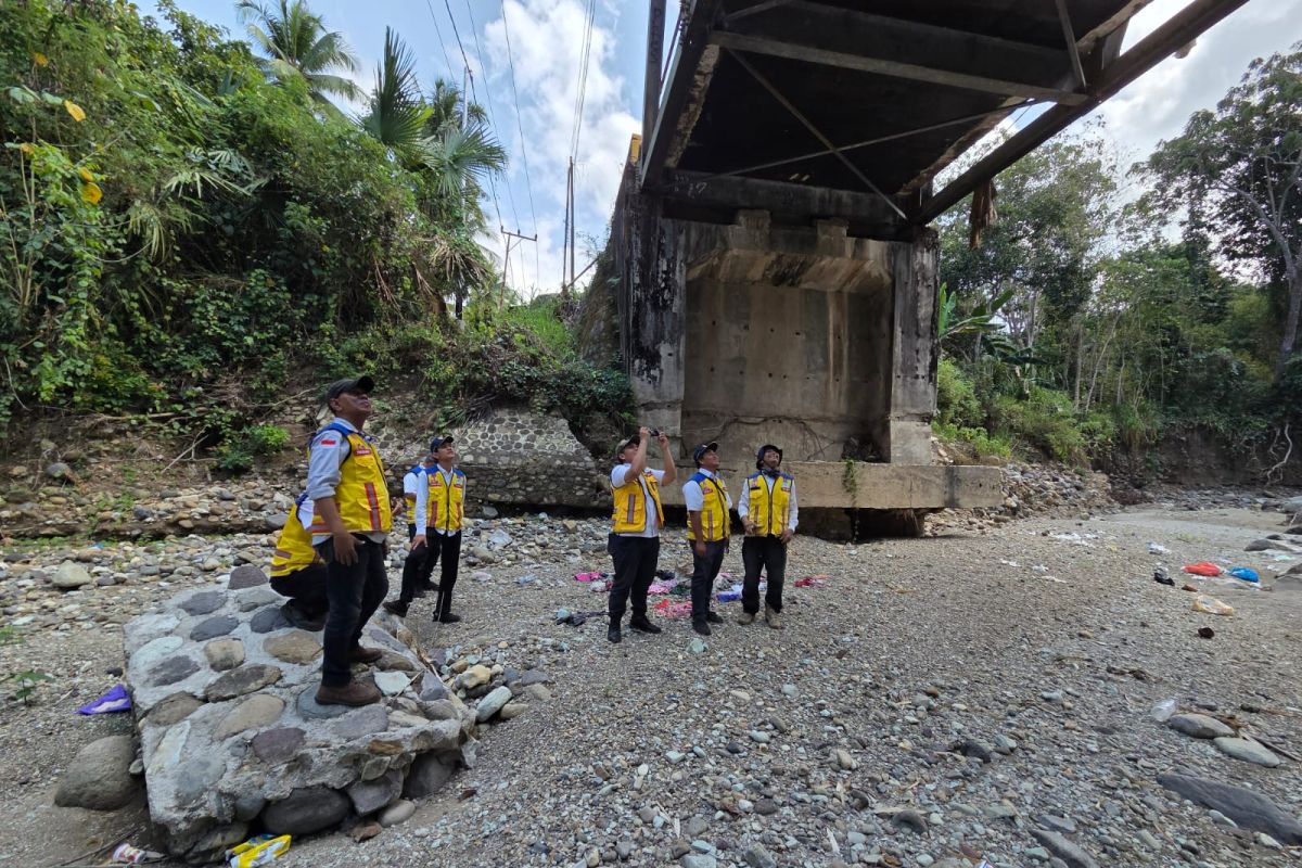 KemenPUPR percepat penanganan infrastruktur jalan yang terdampak gempa