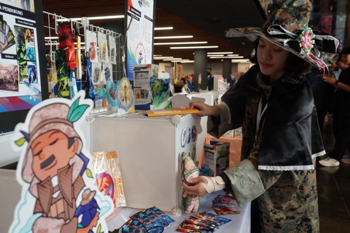 Mahasiswa DKV dan IPDM UK Petra pamerkan 40 karya di SERAYA - ANTARA News Jawa Timur