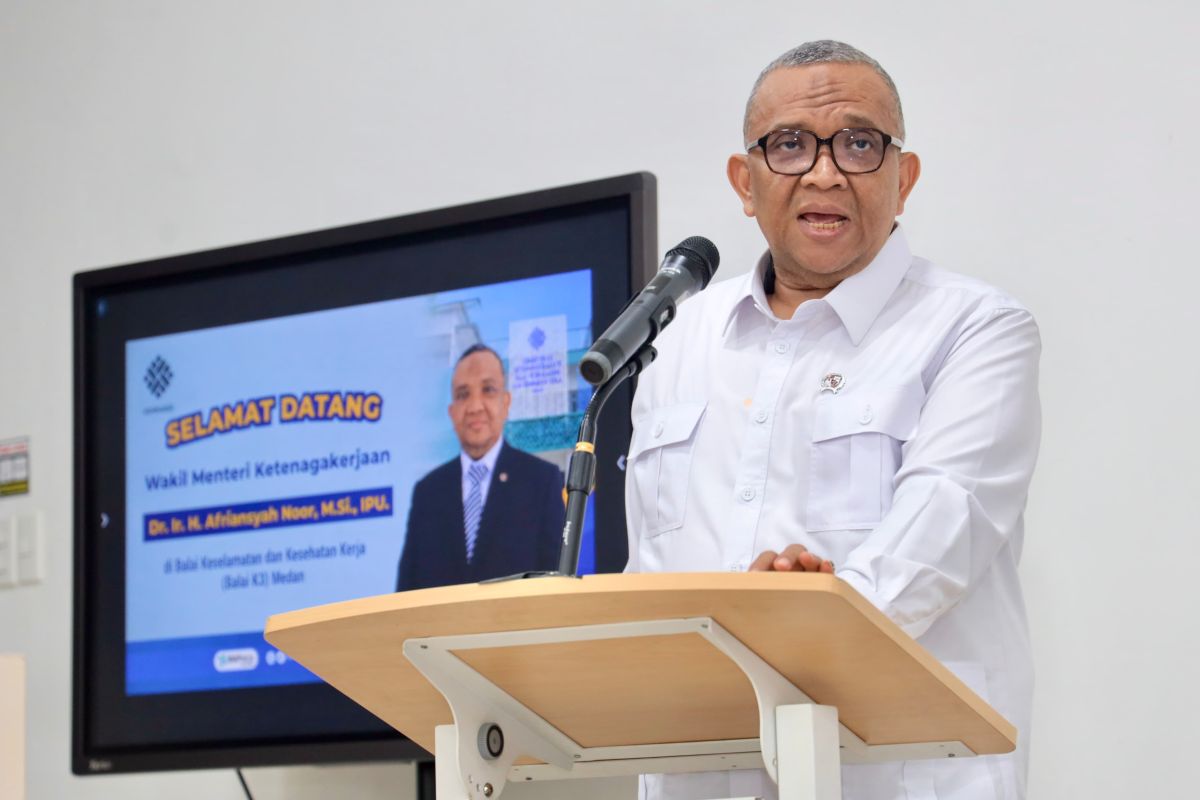 Wamenaker: Penguatan Balai K3 cegah kecelakaan kerja berbasis risiko