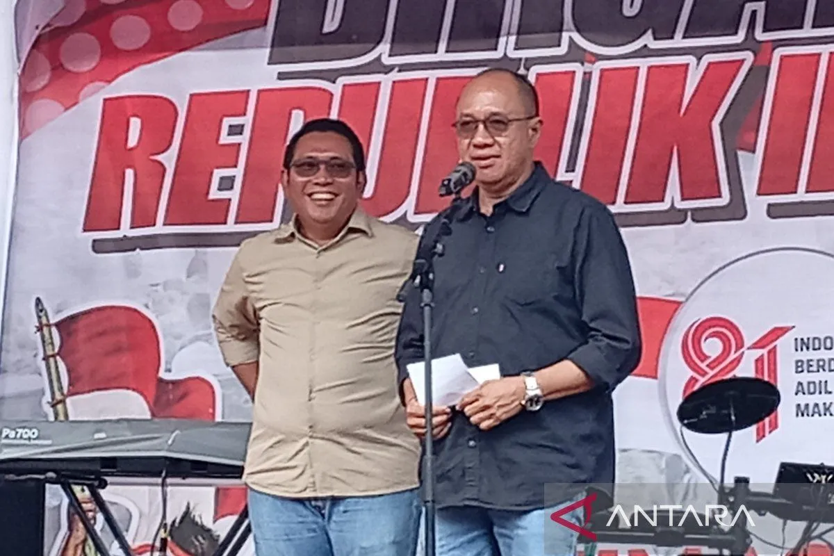 Tarif retribusi turun, pedagang Pasar Ajibarang tasyakuran