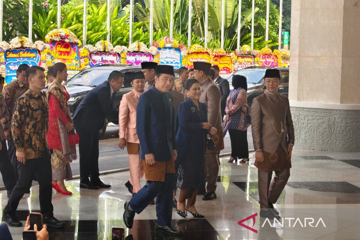 Gibran, Jokowi hingga Jusuf Kalla hadiri akad nikah Kasespri Prabowo - ANTARA News Gorontalo
