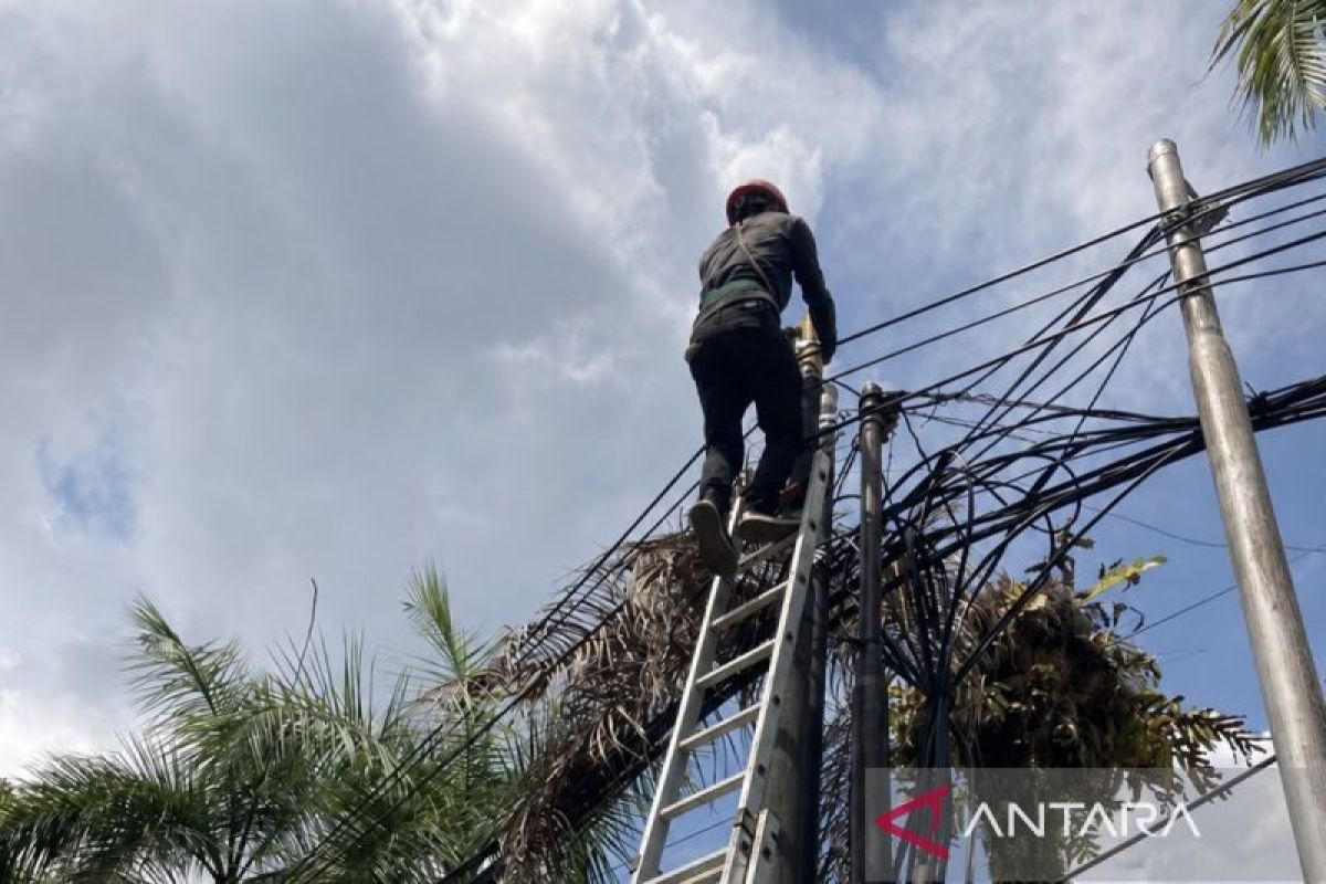 Pemkot Banjarmasin siapkan aturan fiber optik untuk tata kabel samrawut - ANTARA News Kalimantan Selatan