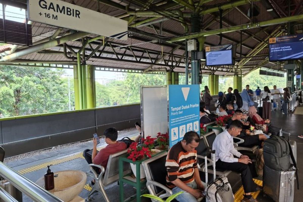 Arus balik penumpang kereta pada libur Maulid Nabi dimulai hari ini