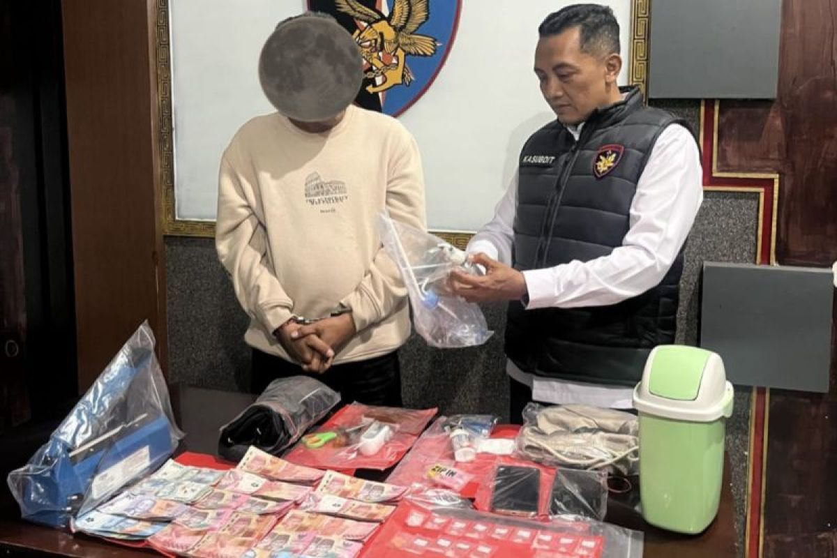 Polda Bali sita narkotika dan yang tunai dari tersangka pengedar di Denpasar - ANTARA News Bali