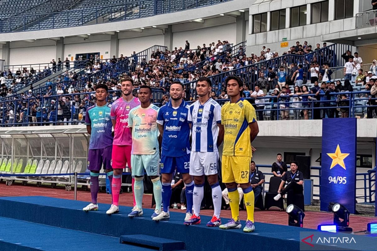 Persib kenalkan skuad dan jersei musim 2026/2027 pada 25 Agustus