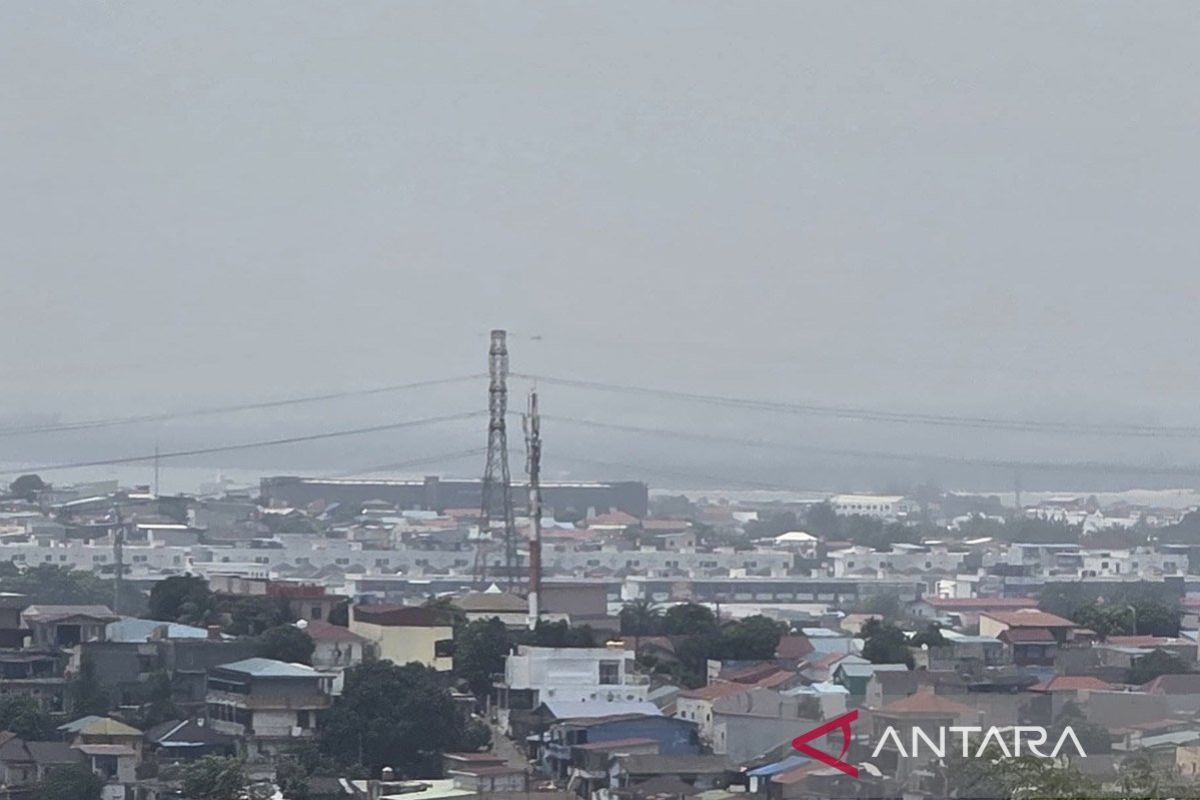 BMKG laporkan jarak pandang di Batam berkurang imbas asap titik api