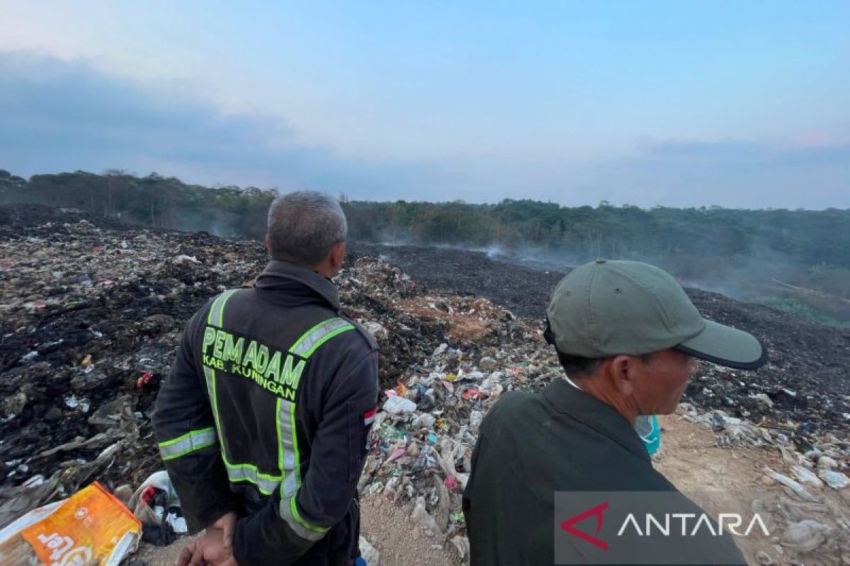 Tim gabungan menuntaskan penanganan kebakaran TPSA Ciniru Kuningan - ANTARA News Jawa Barat