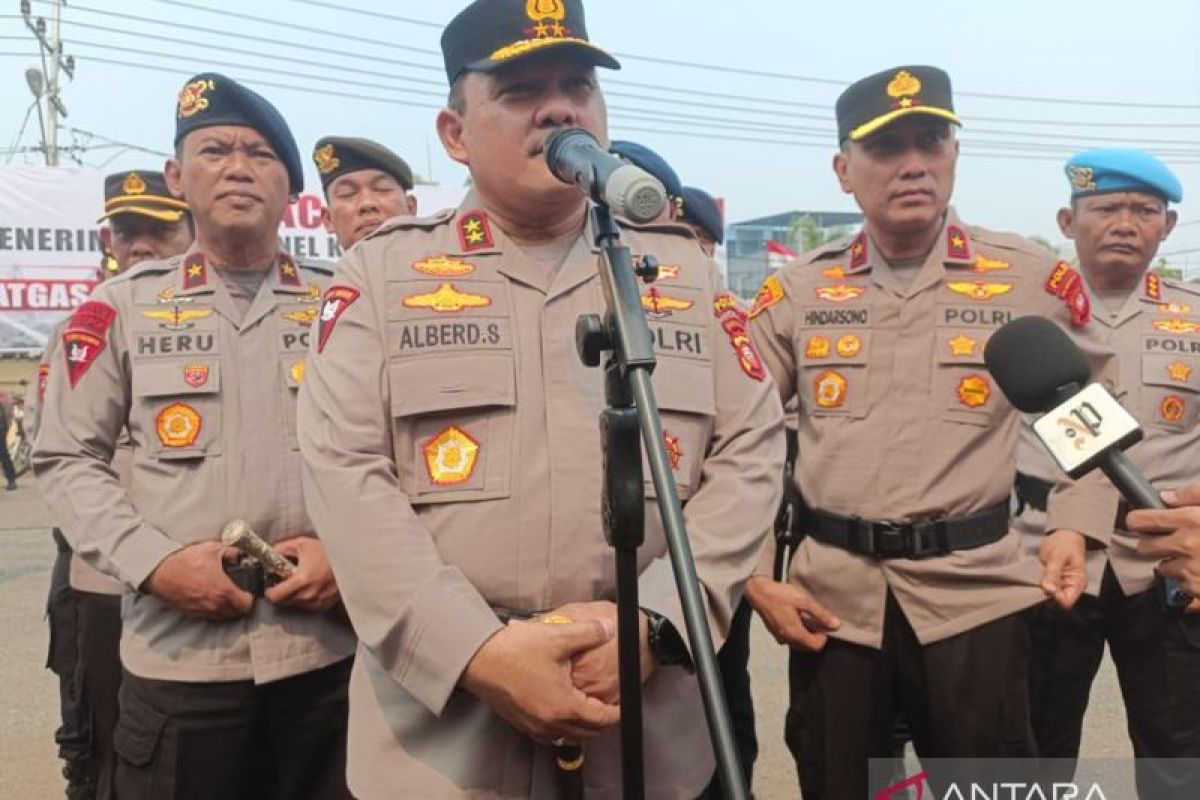 Polda Kalbar cari sumber air tangani Karhutla