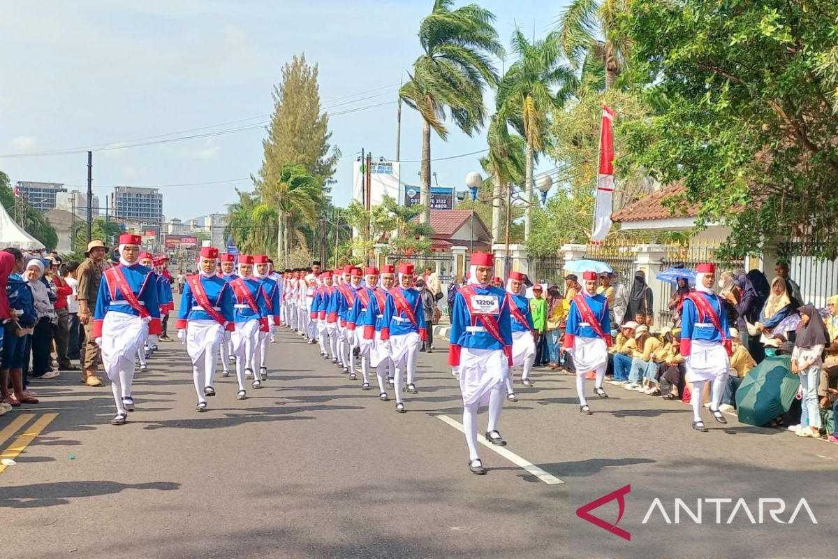 Semarak pawai pembangunan HUT ke-81 RI di Pangkalpinang