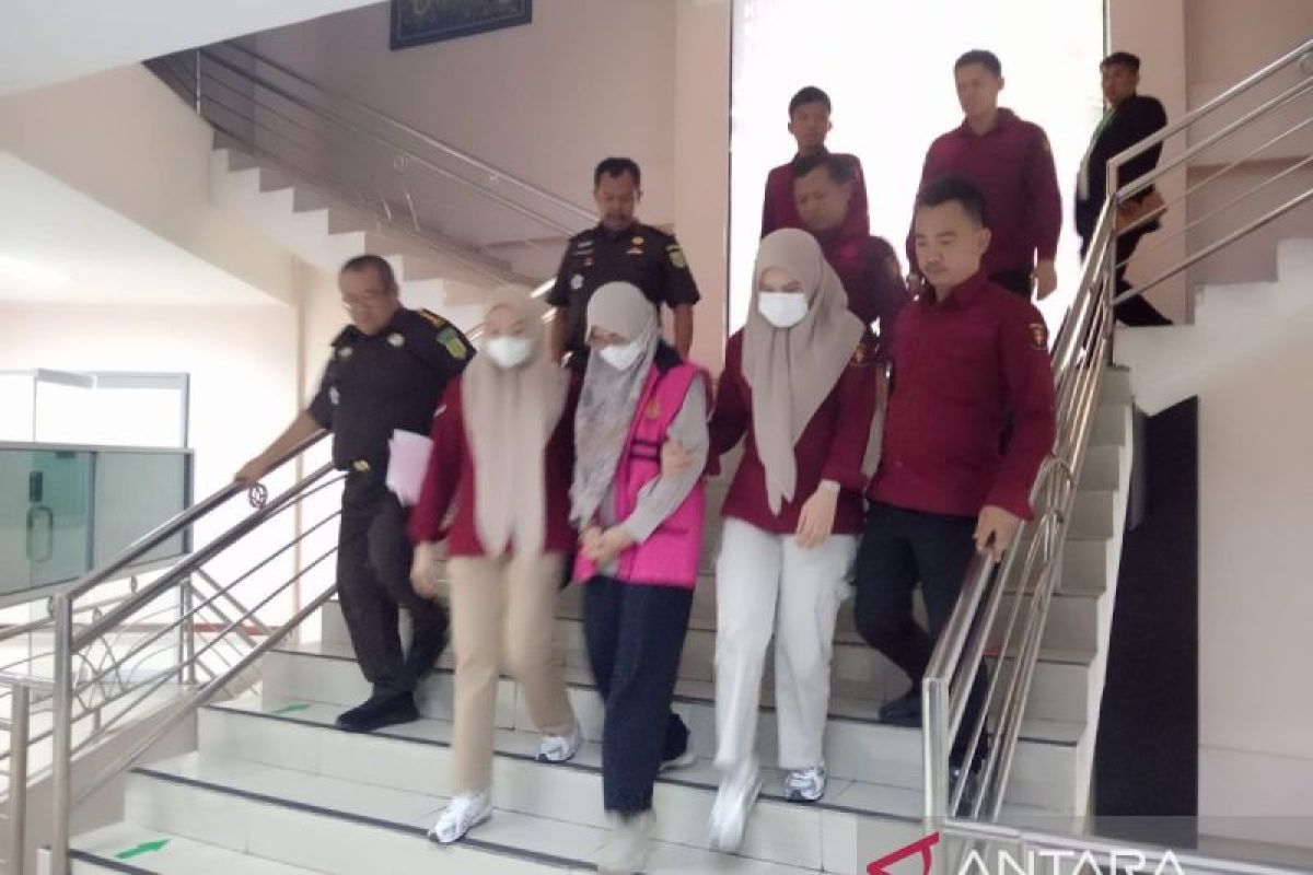 Kejati Jambi tahan tersangka baru korupsi pengadaan tanah pelabuhan - ANTARA News Jambi