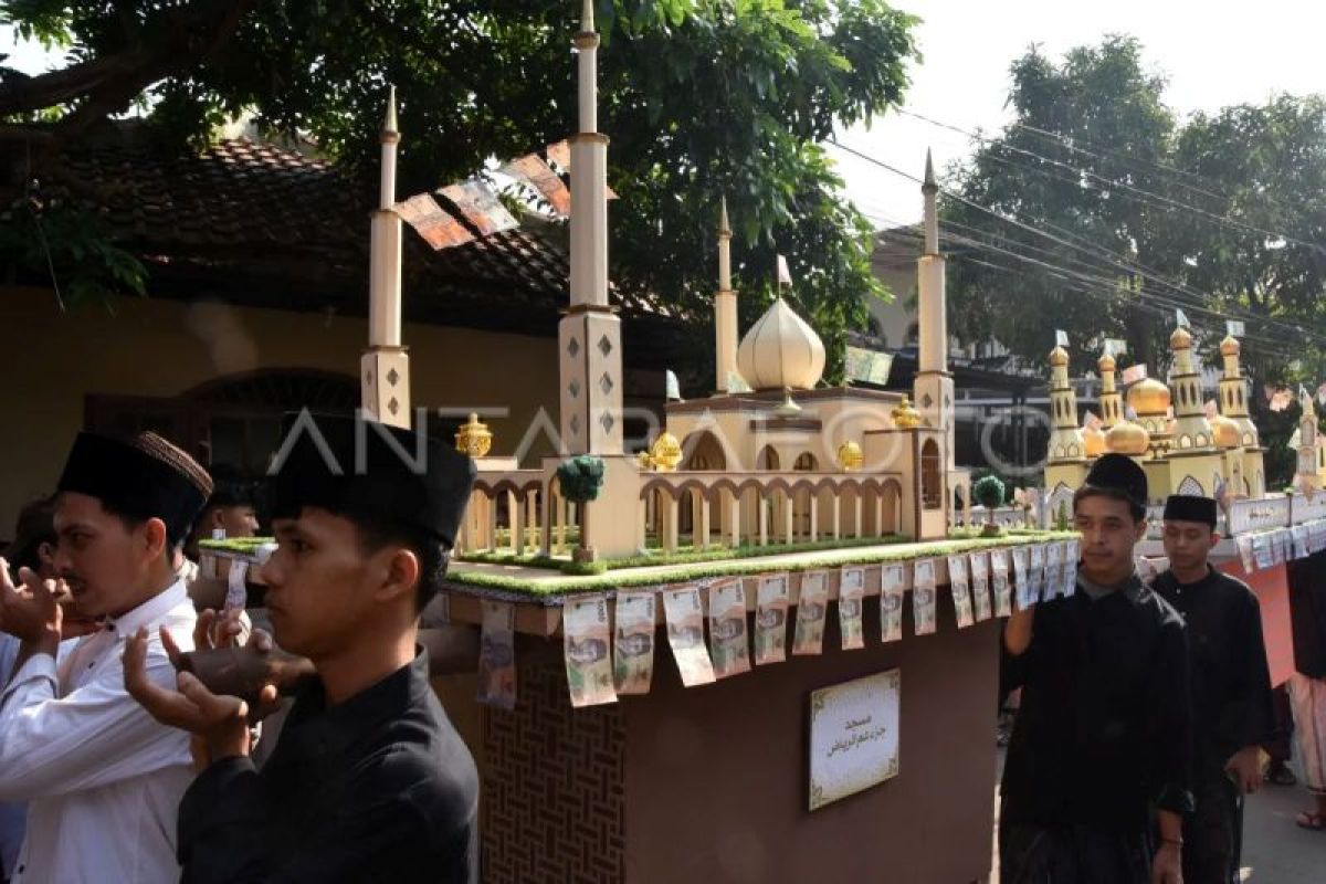 Pawai dongdang Maulid Nabi Muhammad SAW
