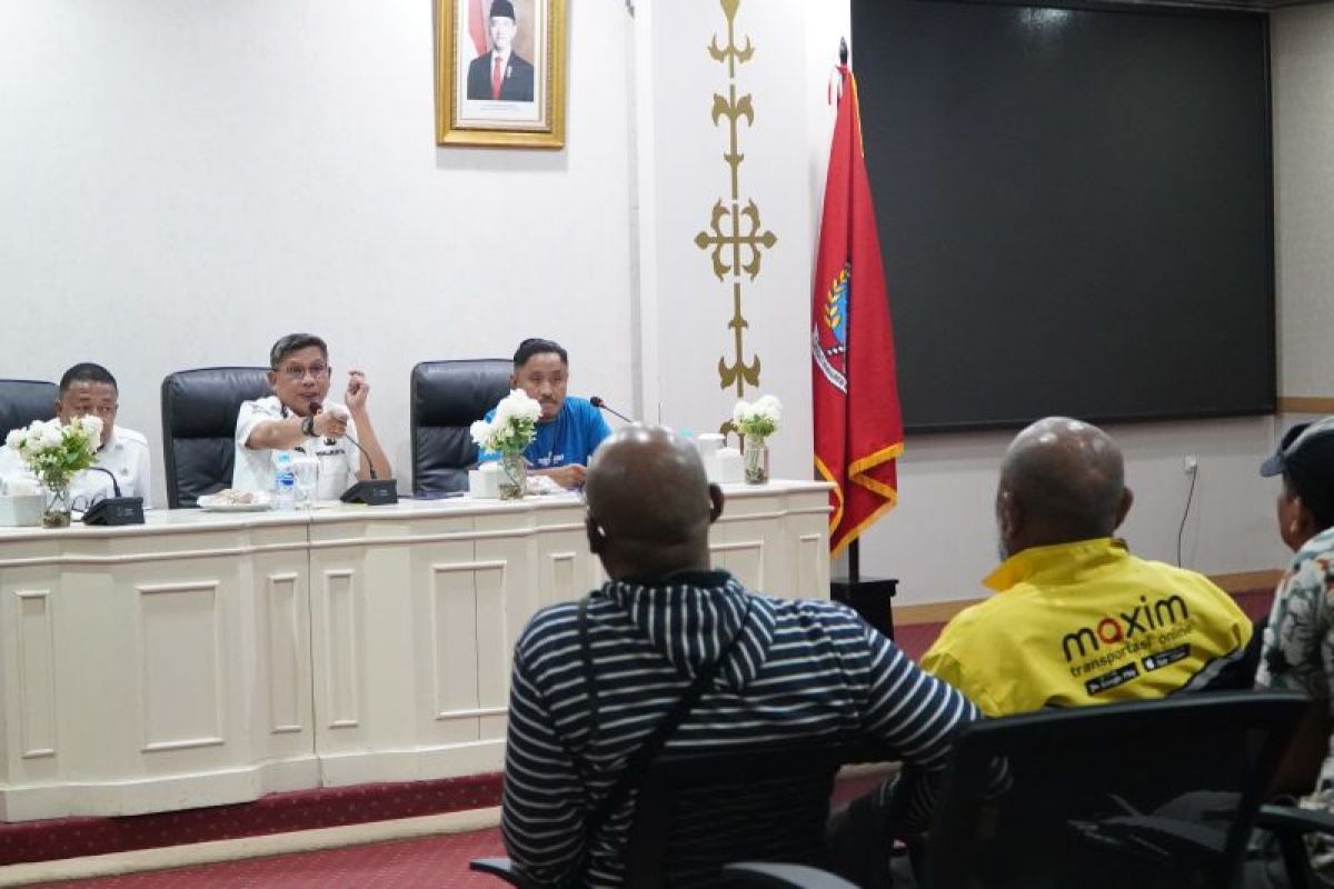 Pemkot Ambon tindaklanjuti keluhan pengemudi Maxim
