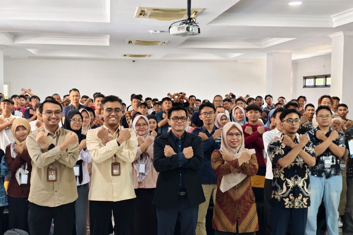 Kemenko Pemberdayaan Masyarakat pastikan SMK Go Global berjalan baik - ANTARA News Jawa Timur