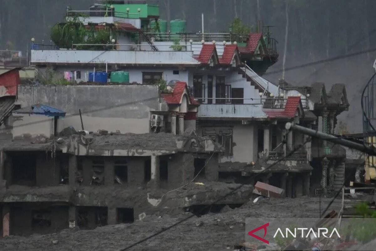 PM China tiba di Tibet, 550 orang lebih belum ditemukan usai banjir