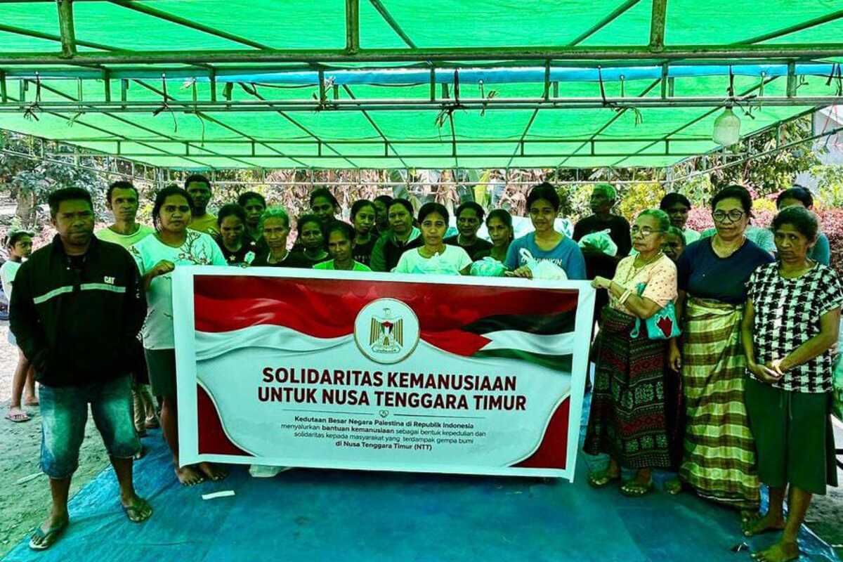 Kedubes Palestina salurkan bantuan untuk korban gempa NTT