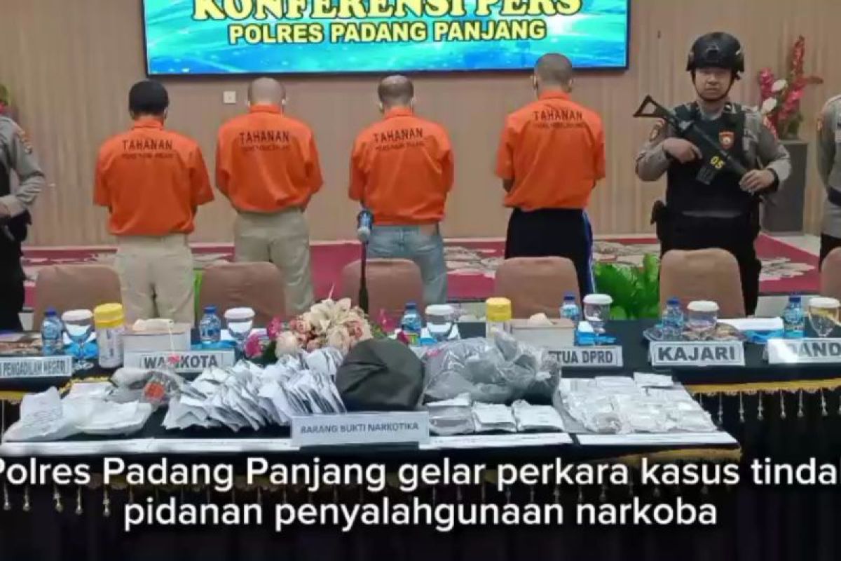 Polres Padang Panjang sita 835 gram sabu dan 451 gram ganja dari empat kasus (Video)