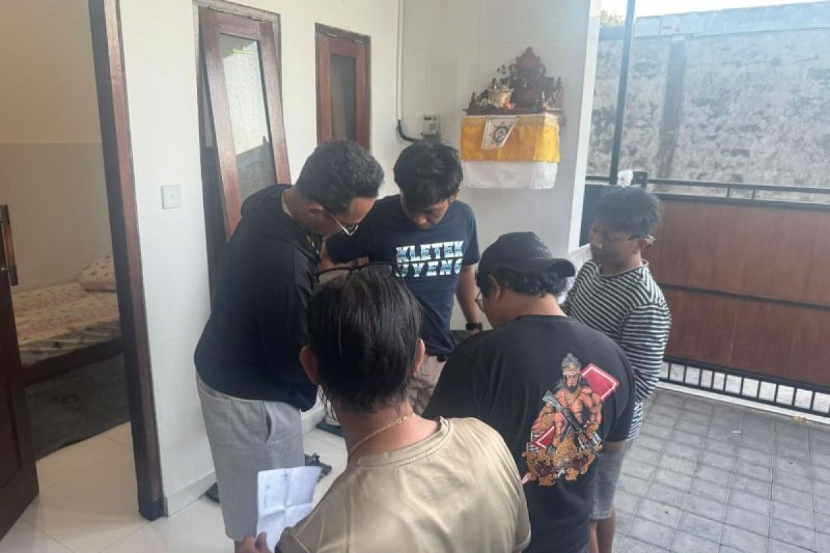 Polresta Denpasar bekuk pengedar sabu 4,35 gram - ANTARA News Kalimantan Barat
