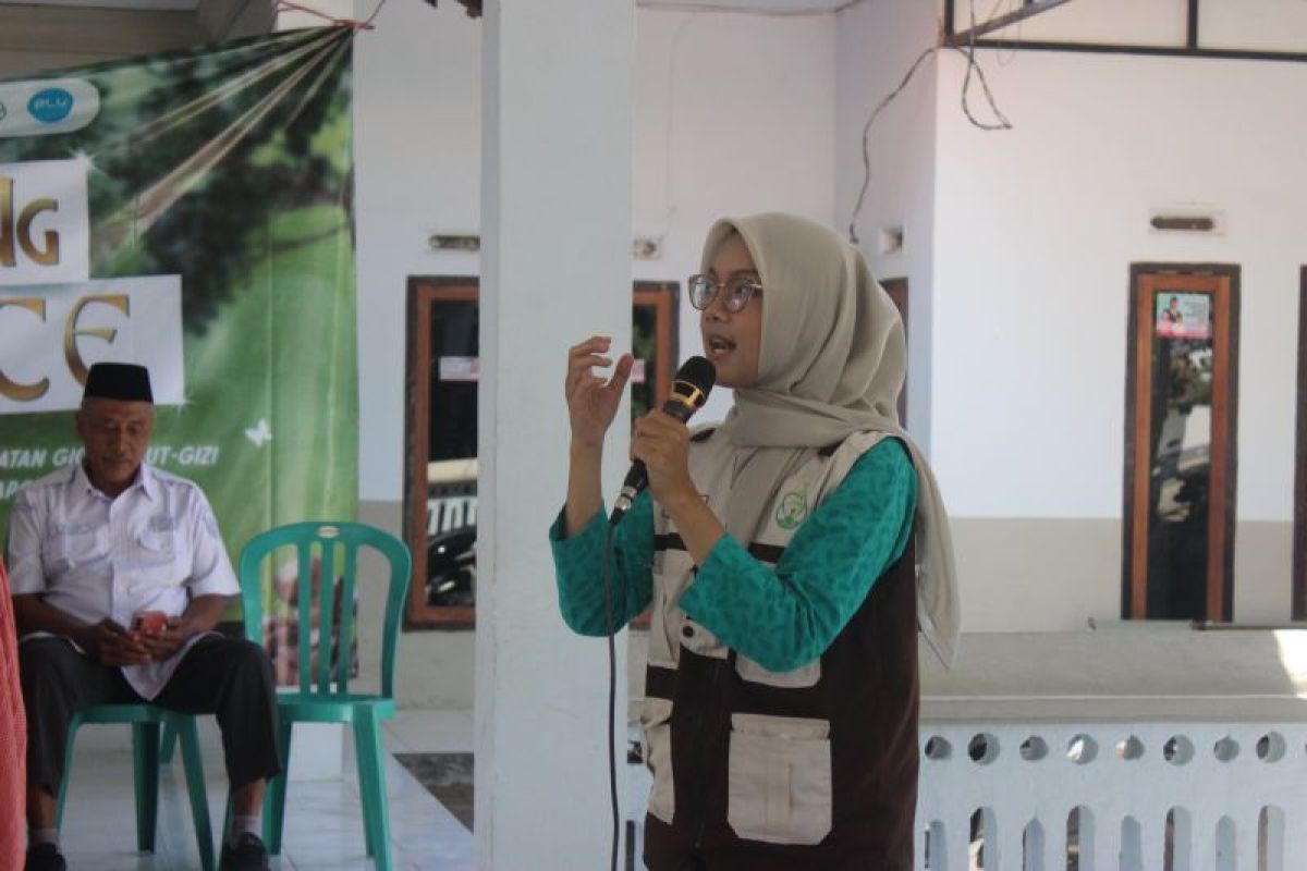 Mahasiswa Unej mengolah ampas kopi jadi obat kumur lansia