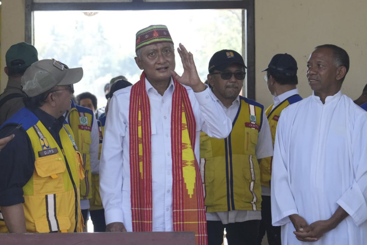 Menteri PU bangun kembali fasilitas layanan publik di Flores, NTT