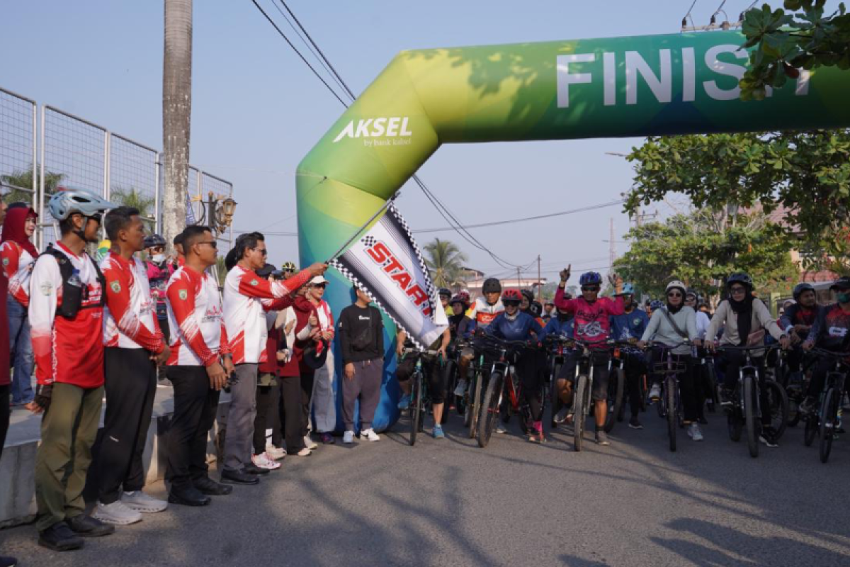 Ratusan Peserta Meriahkan Balangan Fun Bike Lintas Daerah