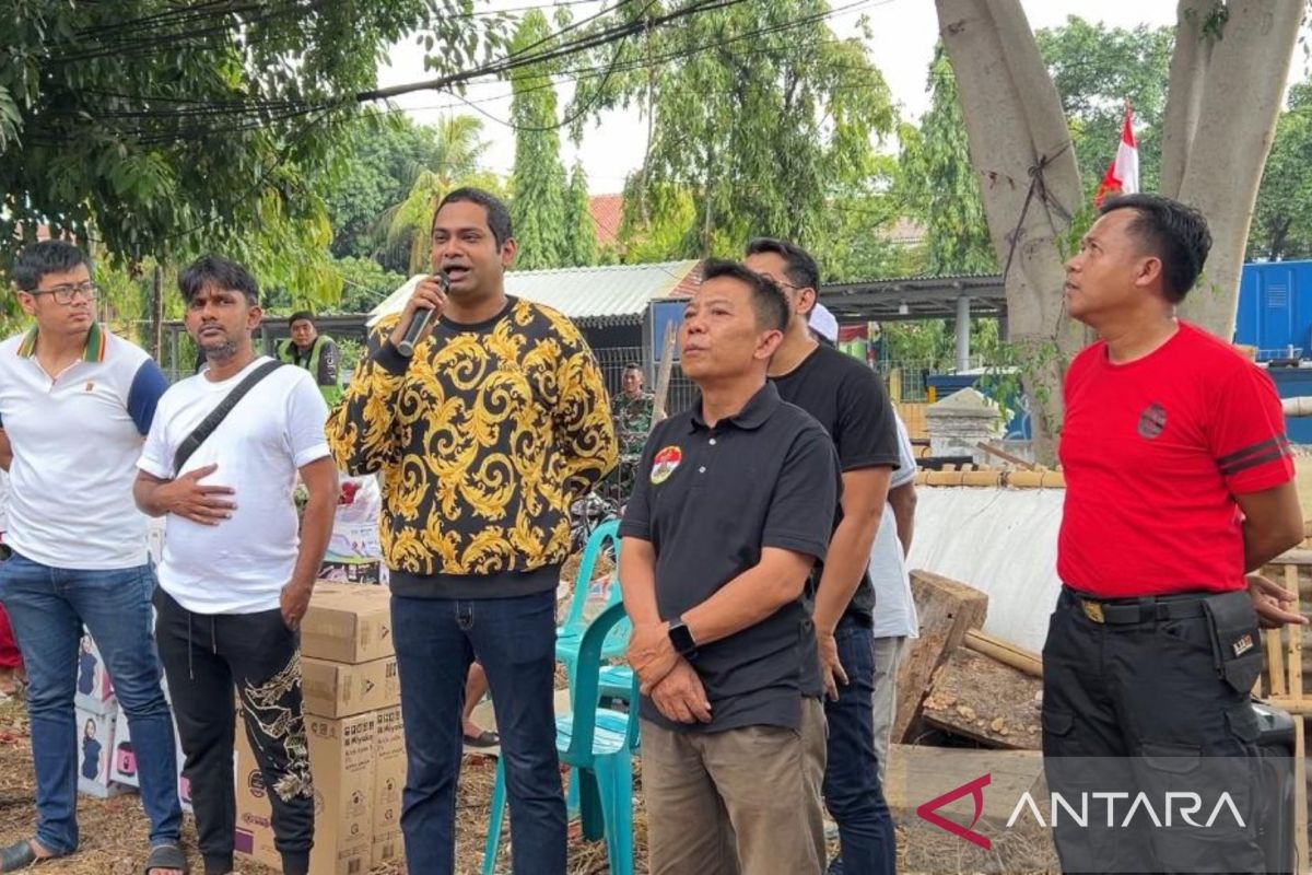 YSW Gelar Lomba Panjat Pinang Meriahkan HUT RI di Cempaka Putih