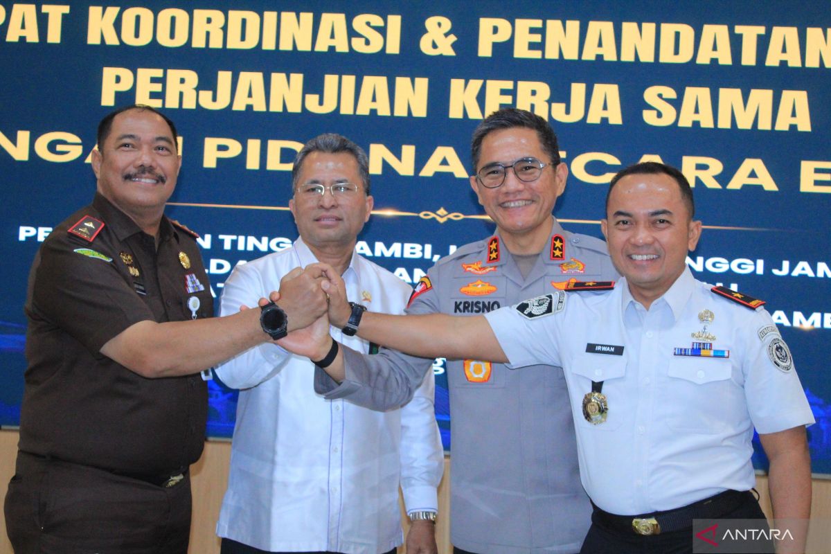 Kakanwil Ditjenpas Jambi Teken Kerja Sama Sidang Elektronik