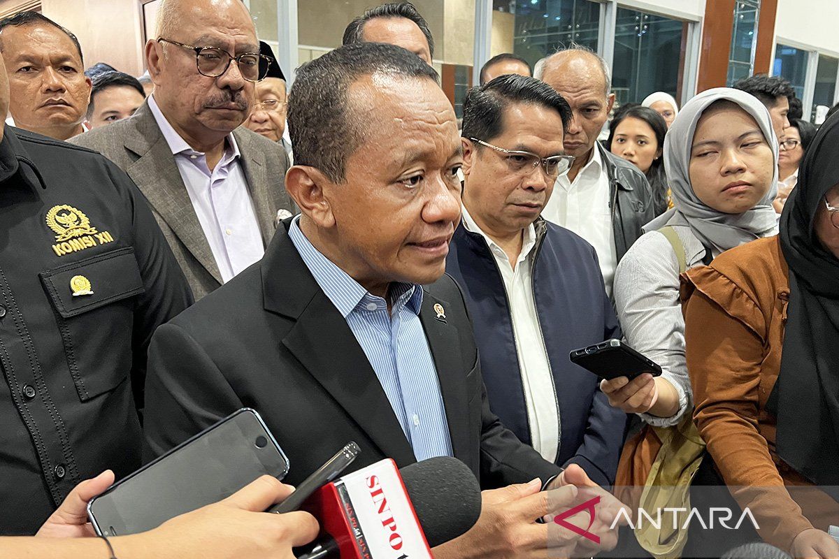 Menteri Bahlil Bidik Target Lifting Minyak Naik ke 612.500 BOPD