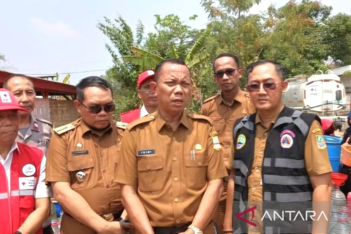 Pemkab Bekasi dan PMI Salurkan 30.000 Liter Air untuk Warga Bojongmangu