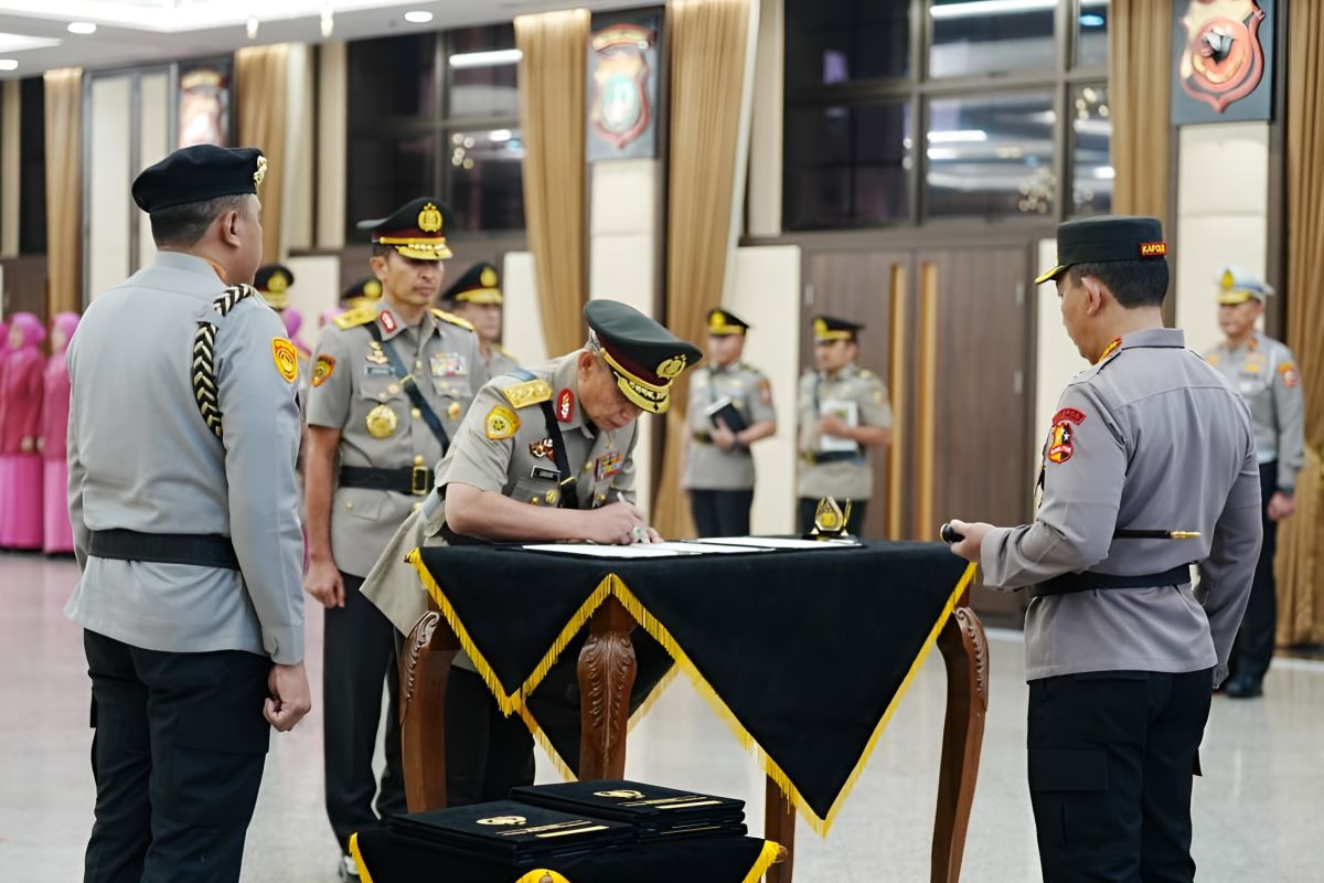 Kapolri pimpin serah terima jabatan Astamaops dan Kapolda Sulut