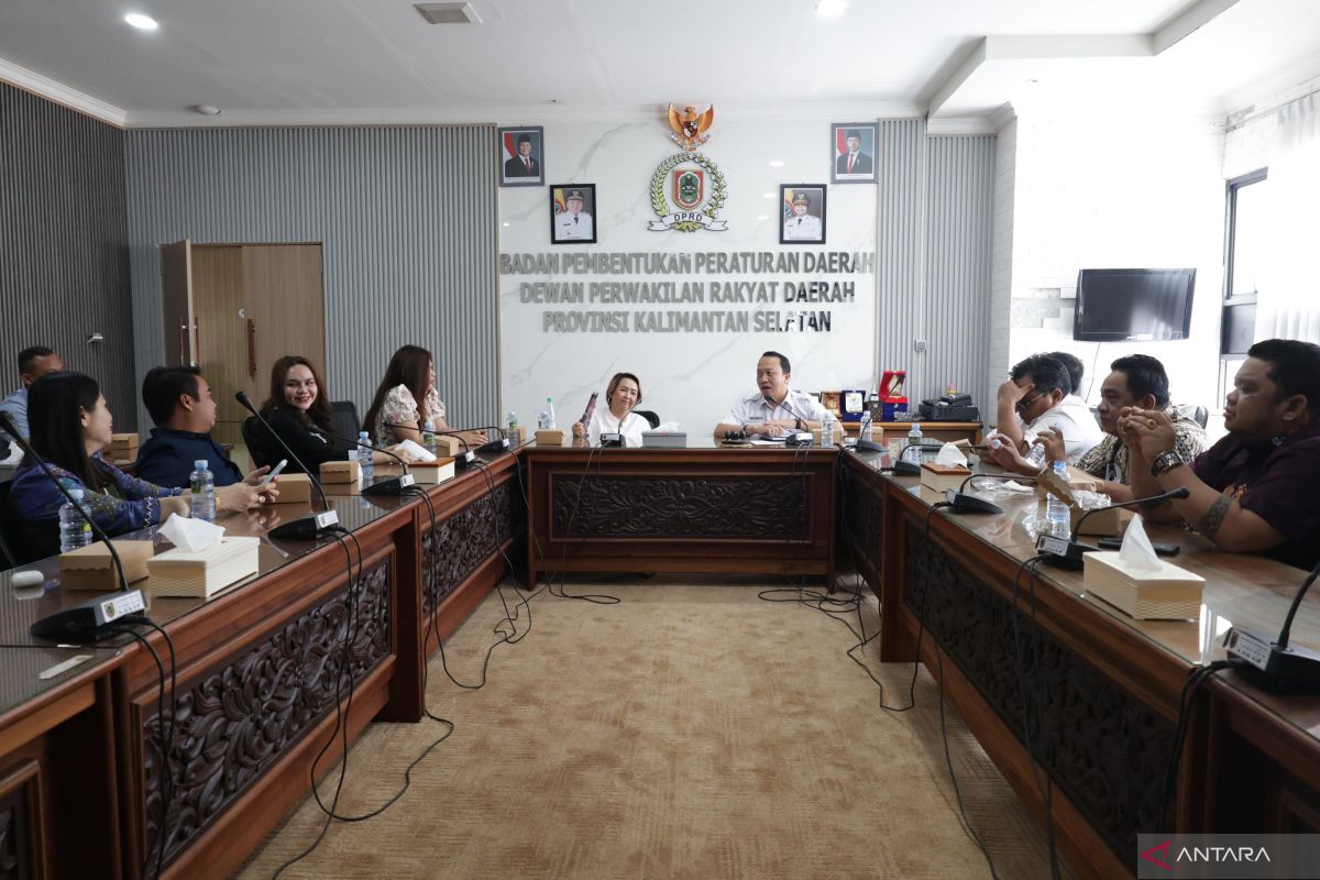 Studi Banding, Komisi III DPRD Gunung Mas Sambangi Rumah Banjar Kalsel