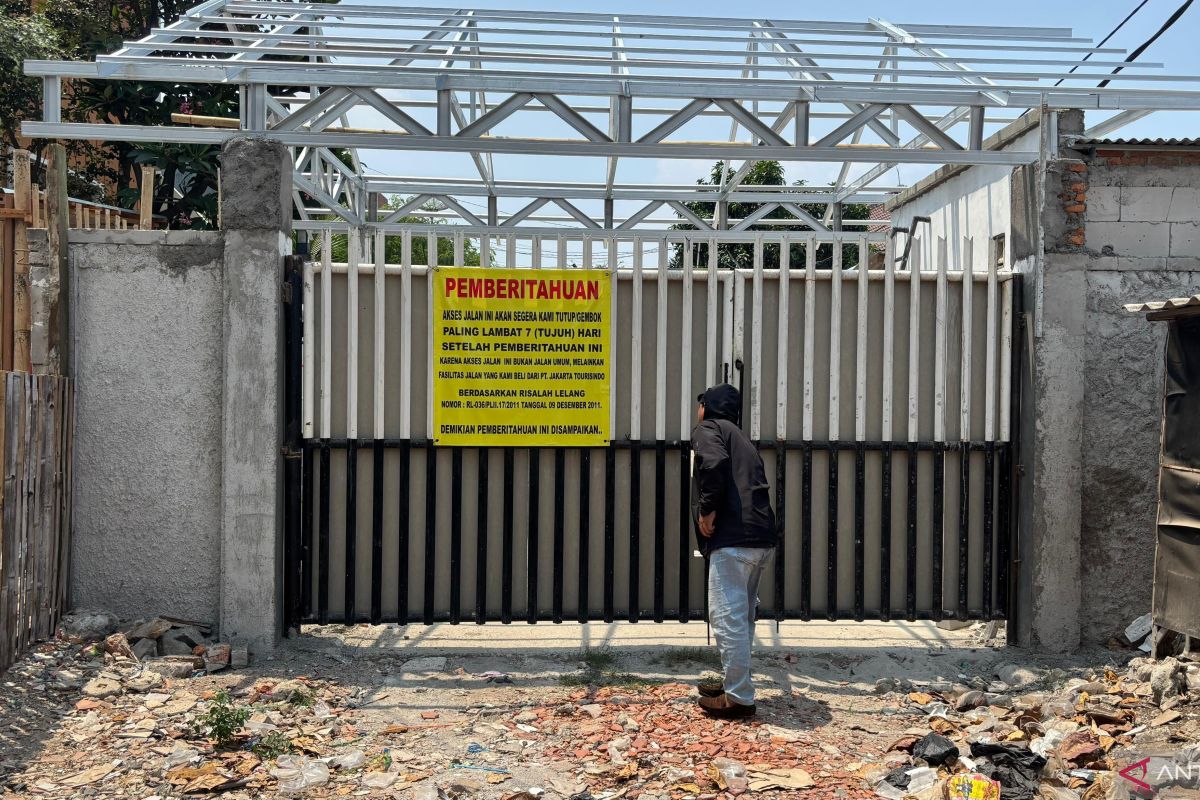 55 KK di Cempaka Putih Terisolasi Akibat Penutupan Akses Jalan